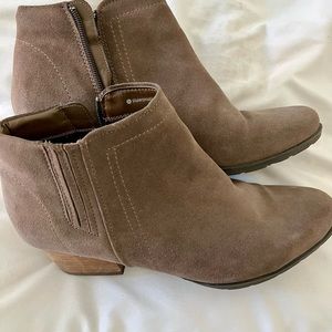 Blonde waterproof bootie